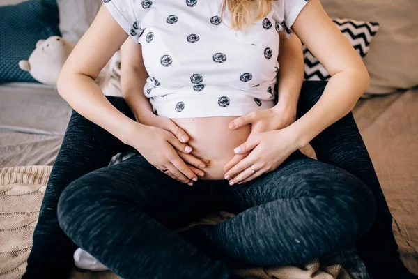 Hermosa Mujer Embarazada Casa —  Fotos de Stock