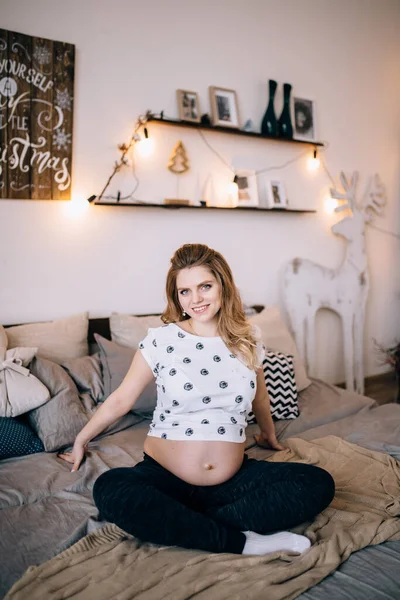 Graviditet Vila Människor Och Förväntan Koncept Närbild Glad Leende Gravid — Stockfoto