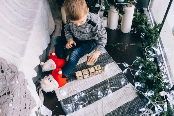 Little Boy Playing Blocks — Stock Photo, Image