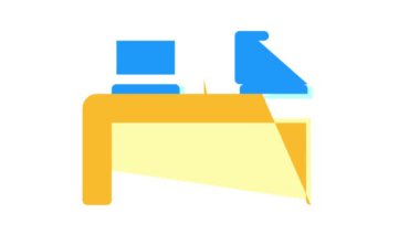 Laptop renk canlandırması olan çalışma yeri tablosu