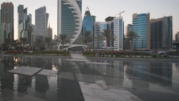 Wolkenkratzer Der Westbucht Doha Katar Nachmittagsaufnahme Aus Dem Sheraton Park — Stockvideo