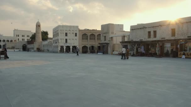 Souq Waqif Doha Qatar Huvudgatan Zooma Skott Vid Solnedgången Med — Stockvideo