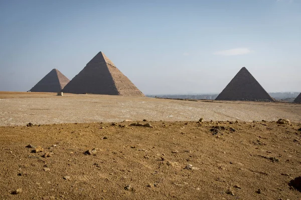 埃及金字塔The Pyramids Egypt 在吉萨古代世界的奇迹 世界上游客最多的旅游胜地之一 — 图库照片