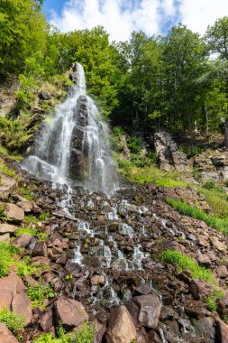 Trusetaler şelalesi Thüringen 'de Brotterode-Trusetal yakınlarında yazın Almanya' da