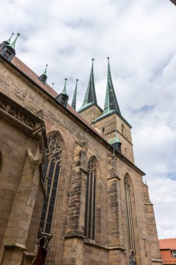 Erfurt, Thuringia 'daki Severi kilisesinin düşük açılı görüntüsü