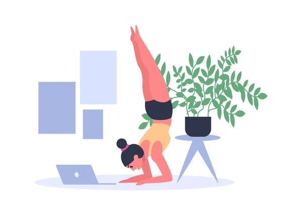 Evde dizüstü bilgisayarla yoga yapan bir kadın. Spor kıyafetleri ve iş için spor egzersizleri yapan genç bir kız. — Stok Vektör