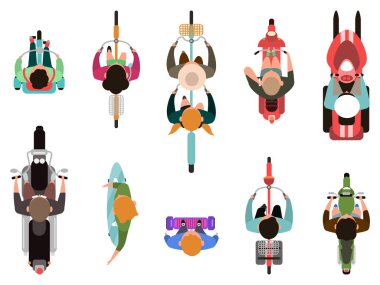 Araçtaki insanlar en tepede. Erkekler ve kadınlar motosiklet, bisiklet, scooter ve paten kullanıyor. Üst görünüm insanlar araç vektör illüstrasyon seti kullanıyor