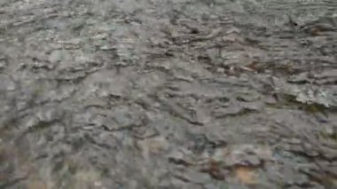 Nehir akışı hareket sağdan sola