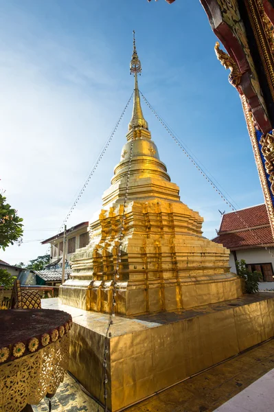 Güzel eski pagoda Wat Mahawan adlı — Stok fotoğraf