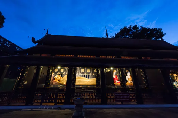 Landscape view of the temple at wat Jedi Luang — Stockfoto