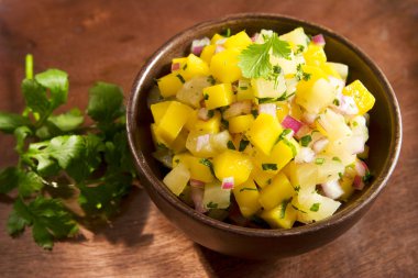 Mango ananas salsa
