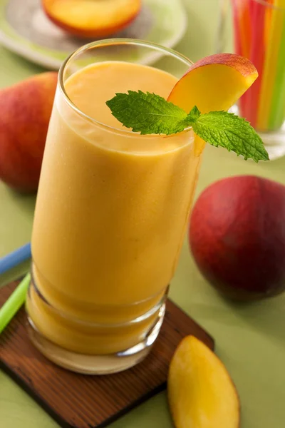 Smoothie aux pêches — Photo