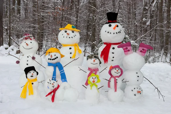 Schneemannsfamilie — Stockfoto