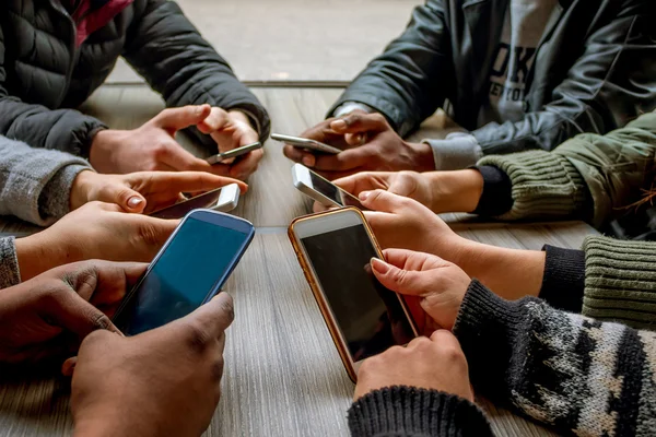 masada akıllı telefonlar eller