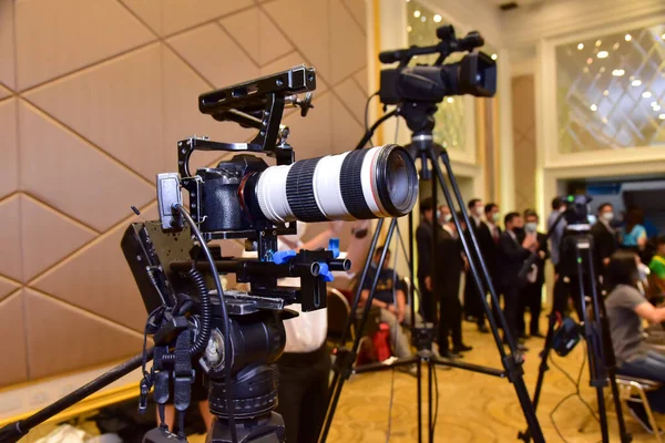 Seminer eğitimi için profesyonel video kamera 25 Kasım 2020 Nonthaburi, Tayland