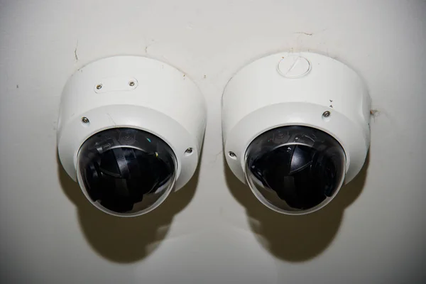 Ofis binalarındaki CCTV güvenlik sistemleri
