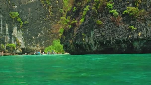 Cestujte Lodí Ostrova Phi Phi Thajsku Prohlídka Krajiny Krásném Místě — Stock video