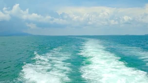 White Bubbles Splashes Waves Stern Ferry Holiday Traveled Sea Thailand — Stock Video