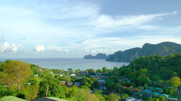Pan Vdo Panoramautsikt Från Hög Vinkel Synvinkel Phi Phi Island — Stockvideo