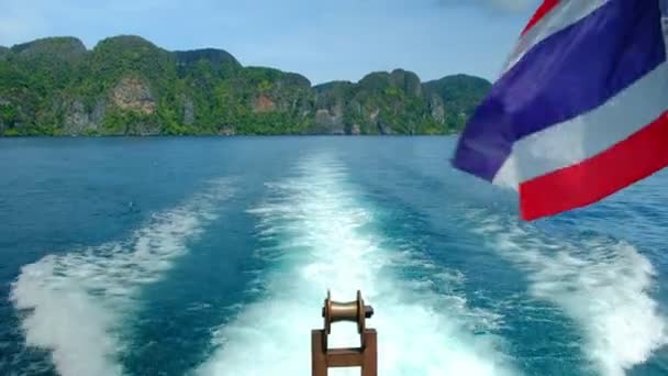 White Bubbles Splashes Waves Stern Ferry Holiday Traveled Sea Thailand — Stock Video