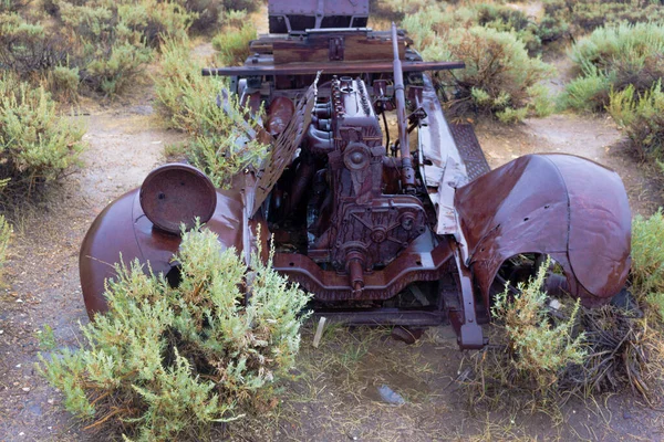 Фотография Разваливающейся Ржавой Машины Сделанная Боди Западные Соединенные Штаты Америки — стоковое фото