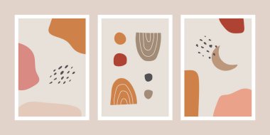 Üç soyut geçmişten oluşan bir koleksiyon. El çizimi çeşitli şekiller ve karalama nesneleri. Modern modern vektör illüstrasyonu. Her arka plan izole edilmiş. Pastel rengi