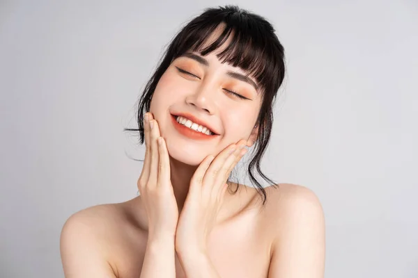 Retrato Jovem Mulher Asiática Com Pele Bonita Sorriso — Fotografia de Stock