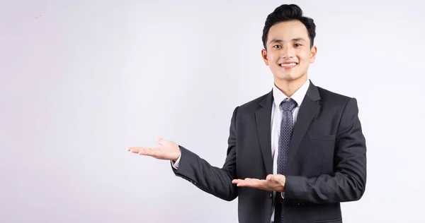 Obrázek Mladého Asijského Podnikatele Obleku Bílém Pozadí — Stock fotografie