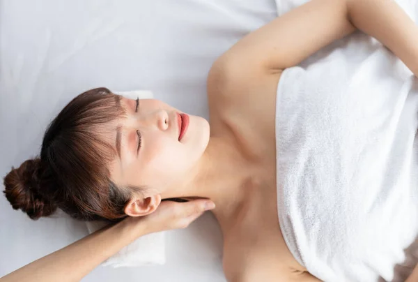 Young Asian Woman Taking Care Body Spa — Stock Photo, Image