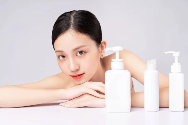 Beautiful Asian Woman Taking Care Her Skin Natural Products — Stock Photo, Image