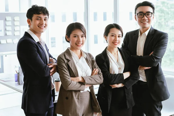 Retrato Grupo Empresários Asiáticos — Fotografia de Stock