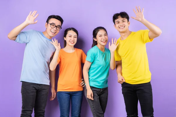 Asian Best Friends Posing Purple Background — Stock Photo, Image