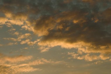 Gökyüzündeki bulutlar