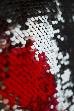  Kırmızı ve gümüş ardışık pullar