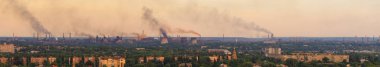 Doğu Avrupa 'da büyük bir metal fabrikasının panoraması