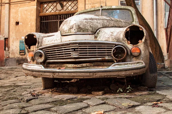 Old Non Working Retro Car Many Years Stands Yard Paving — Stock Photo, Image