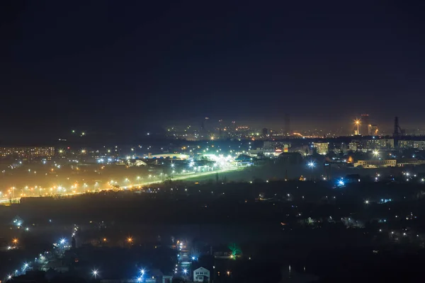 Die Landschaft Einer Stadt Bei Nacht Mit Einer Großen Straße — Stockfoto