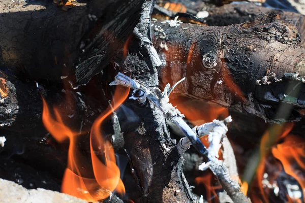 Das Holz Das Kaminfeuer Brennt — Stockfoto