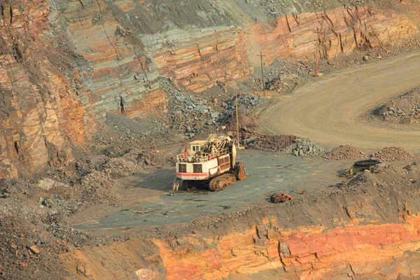 Large Special Equipment Mining Quarry Serpentine Road Quarry — Stock Photo, Image