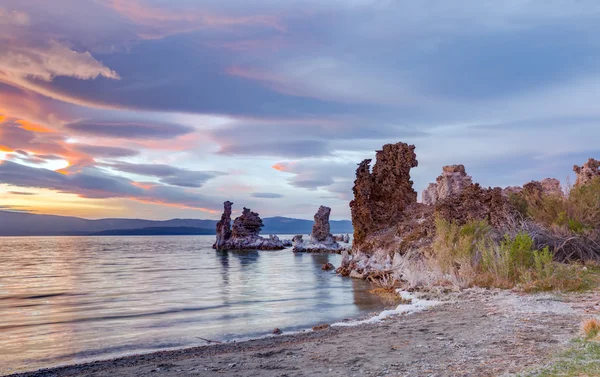 Sunrise in het Mono lake — Stockfoto