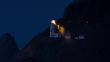 Heceta kafa feneri alacakaranlıkta
