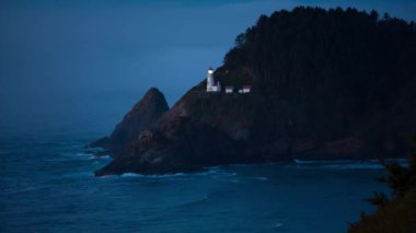 Heceta kafa feneri alacakaranlıkta