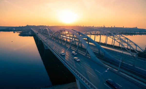 Darnitskiy puente al atardecer — Foto de Stock