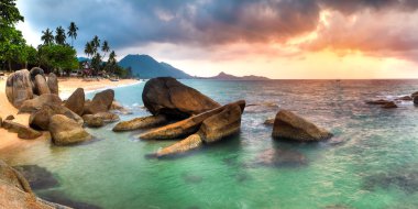 lamai beach güneş doğarken