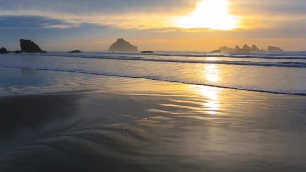 Puesta de sol en la costa del Pacífico — Vídeos de Stock