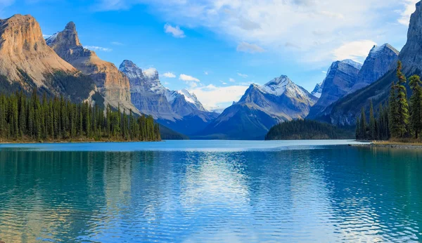 Vista al lago Maligne —  Fotos de Stock