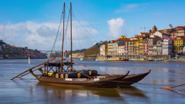 Geleneksel ulaşım teknelerle Porto