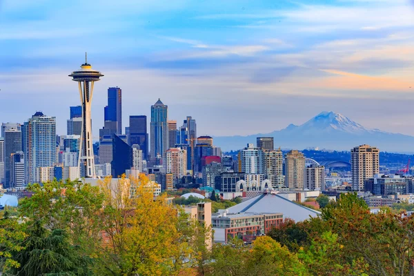 Space Needle i Seattle downtown — Zdjęcie stockowe