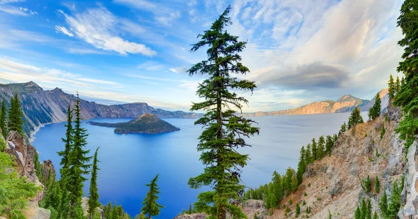 Crater lake view — Stock Photo, Image