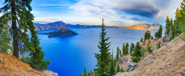 Crater lake view — Stock Photo, Image